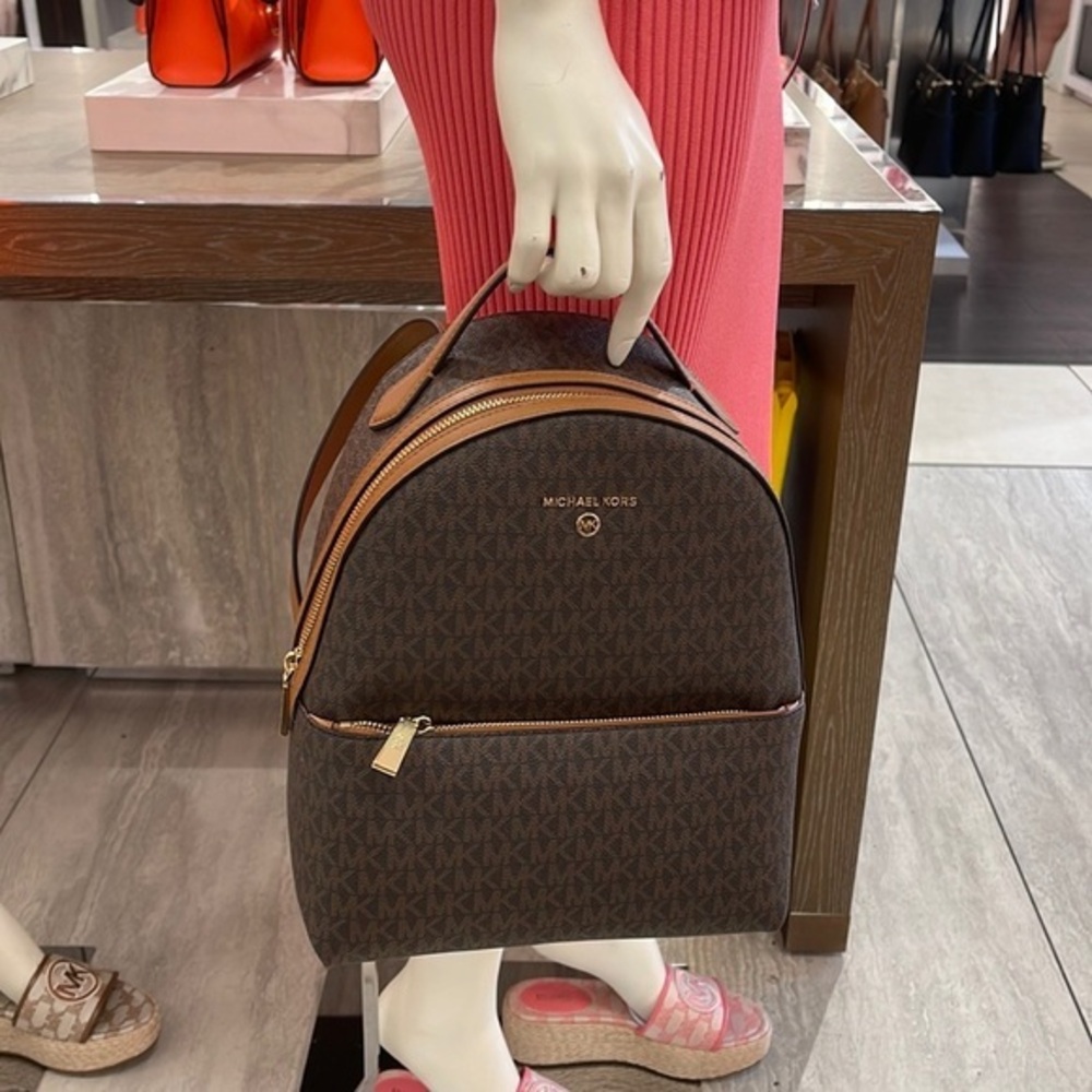 Michael Kors Womens Valerie Medium Logo Backpack 30F2G9VB2B Brown 
NWT